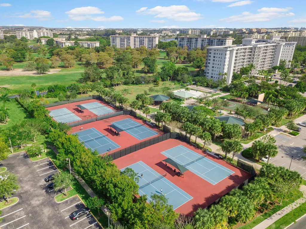 804 Cypress Grove Lane Pompano Beach FL 33069