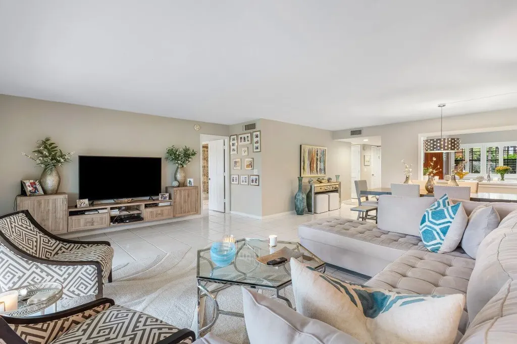 6368 Aspen Glen Circle Boynton Beach FL 33437