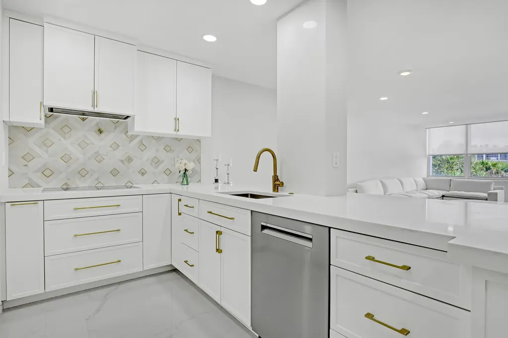 2295 S Ocean Boulevard Palm Beach FL 33480