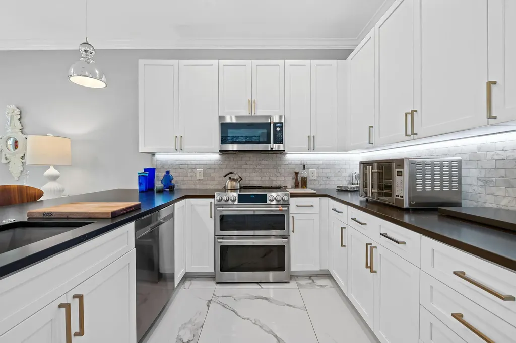 3446 NE 13th Avenue Oakland Park FL 33334