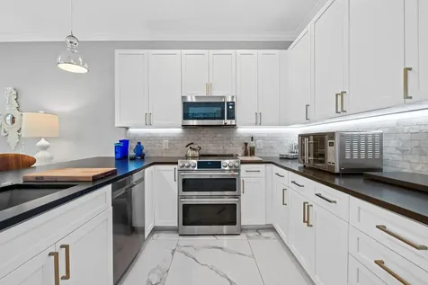 3446 NE 13th Avenue Oakland Park FL 33334