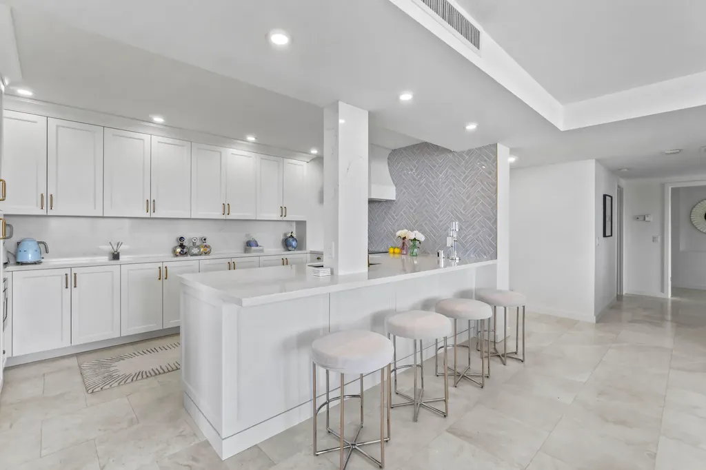 2295 S Ocean Boulevard Palm Beach FL 33480