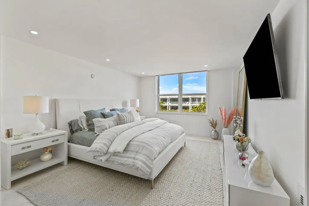 2295 S Ocean Boulevard Palm Beach FL 33480