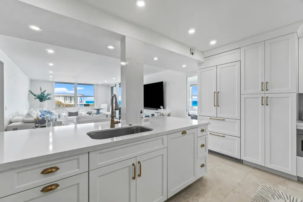 2295 S Ocean Boulevard Palm Beach FL 33480