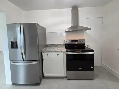 813 S 6th Street Fort Pierce FL 34950