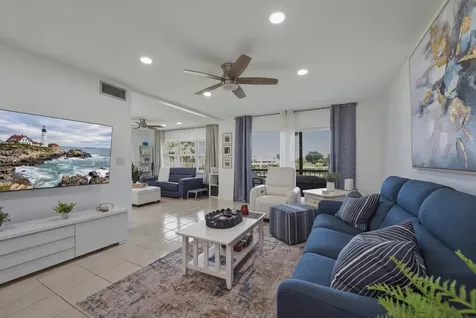 9200 N Hollybrook Lake Drive Pembroke Pines FL 33025
