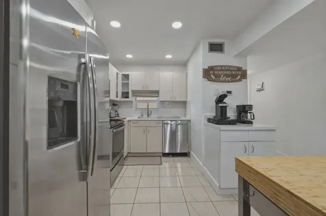 9200 N Hollybrook Lake Drive Pembroke Pines FL 33025