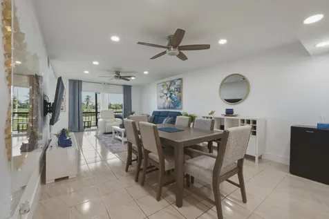 9200 N Hollybrook Lake Drive Pembroke Pines FL 33025