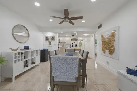 9200 N Hollybrook Lake Drive Pembroke Pines FL 33025