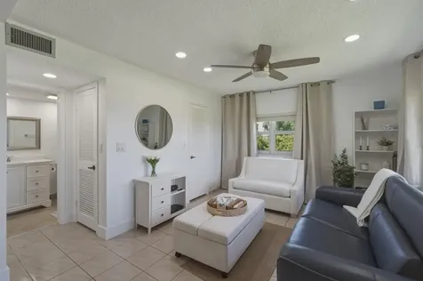 9200 N Hollybrook Lake Drive Pembroke Pines FL 33025