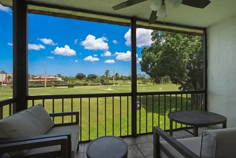 9200 N Hollybrook Lake Drive Pembroke Pines FL 33025