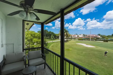 9200 N Hollybrook Lake Drive Pembroke Pines FL 33025