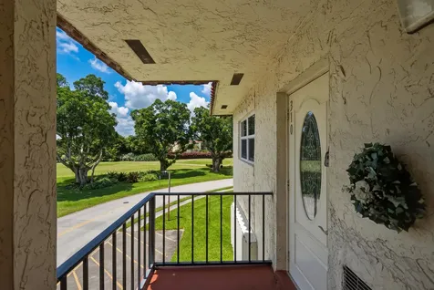 9200 N Hollybrook Lake Drive Pembroke Pines FL 33025
