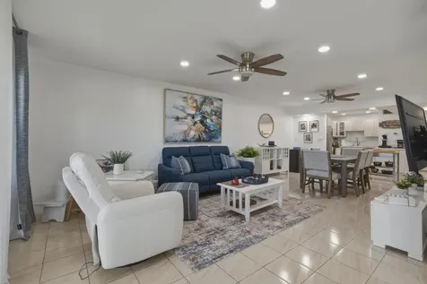 9200 N Hollybrook Lake Drive Pembroke Pines FL 33025