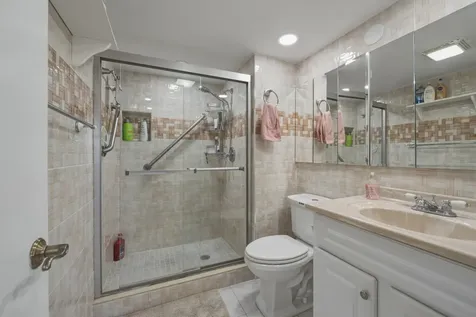 9200 N Hollybrook Lake Drive Pembroke Pines FL 33025