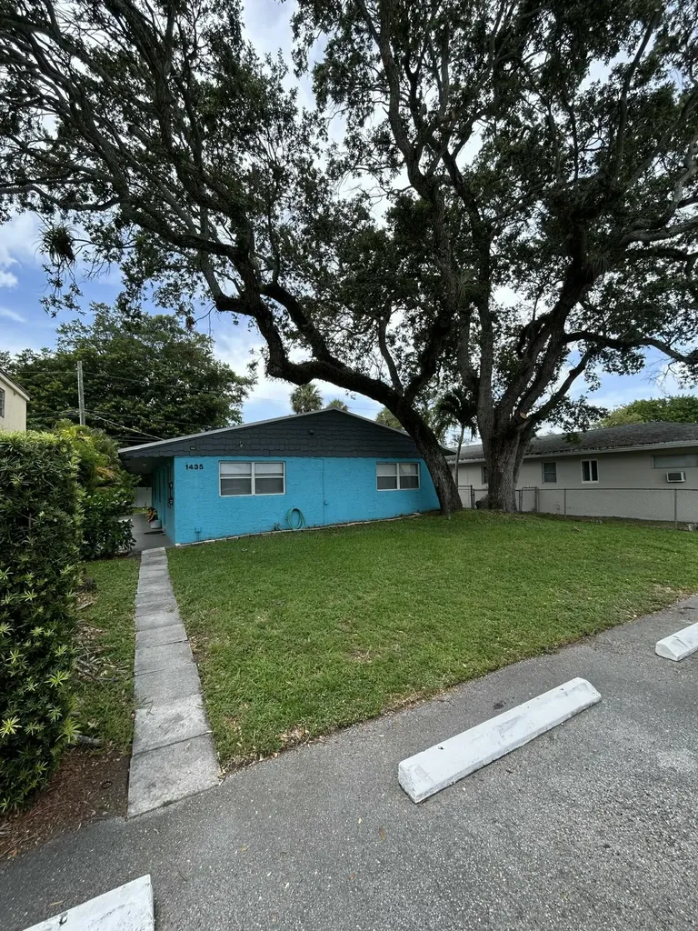 1435 SW 24th Court Fort Lauderdale FL 33315