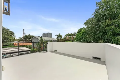 509 38th Street West Palm Beach FL 33407