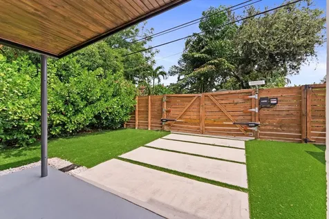 509 38th Street West Palm Beach FL 33407