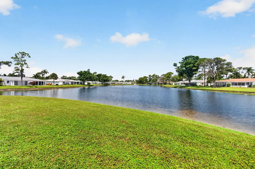 5241 Privet Place Delray Beach FL 33484