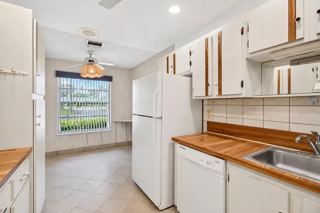 5241 Privet Place Delray Beach FL 33484