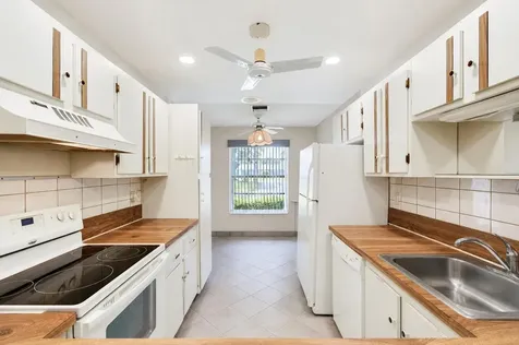 5241 Privet Place Delray Beach FL 33484
