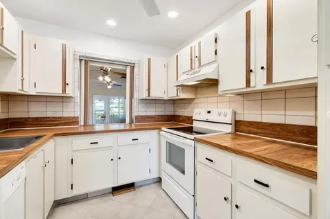 5241 Privet Place Delray Beach FL 33484