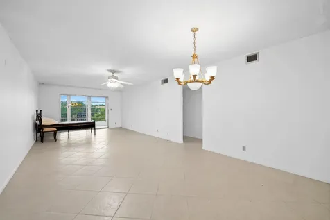 2202 Lucaya Bend Coconut Creek FL 33066
