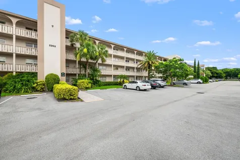 2202 Lucaya Bend Coconut Creek FL 33066