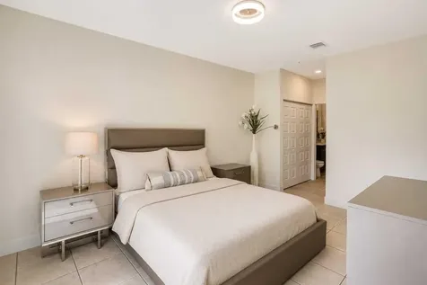 4725 NW 85th Avenue Doral FL 33166