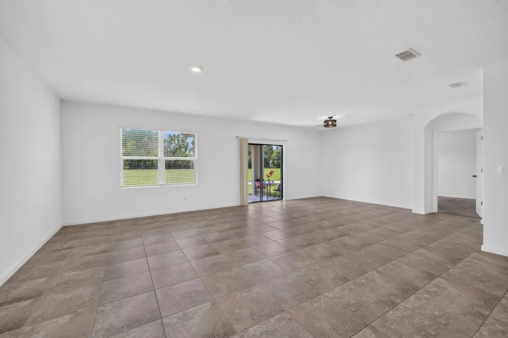 6289 NW Regent Street Port St Lucie FL 34983