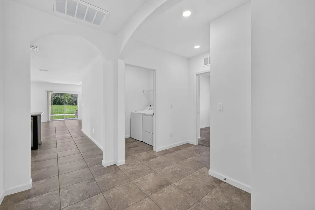 6289 NW Regent Street Port St Lucie FL 34983