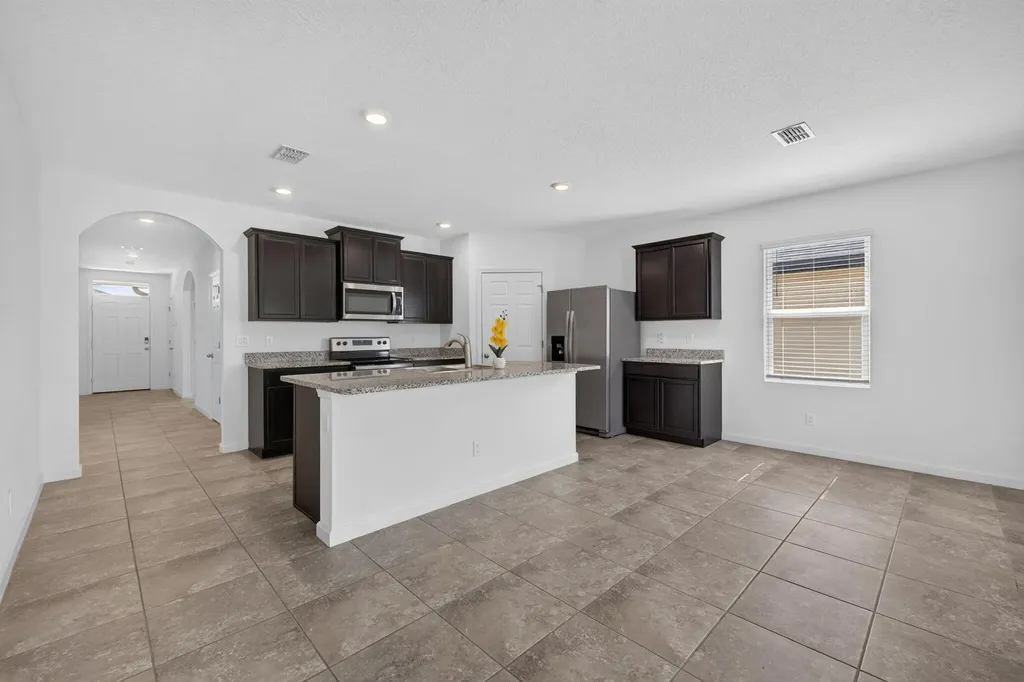 6289 NW Regent Street Port St Lucie FL 34983