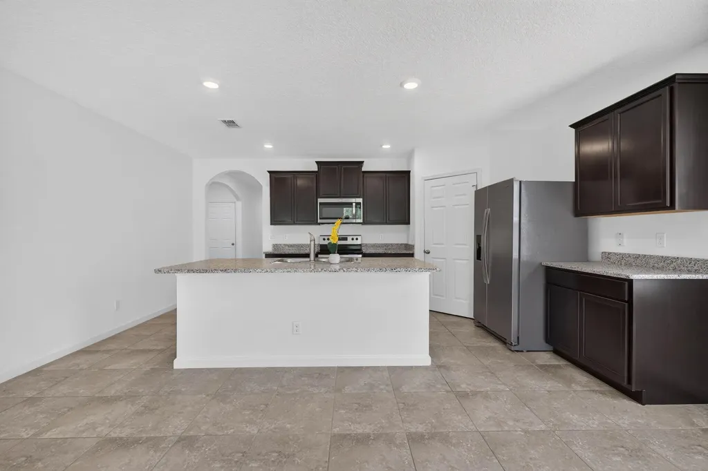6289 NW Regent Street Port St Lucie FL 34983
