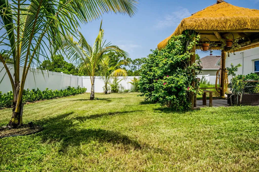 272 SW Fairchild Avenue Port St Lucie FL 34984