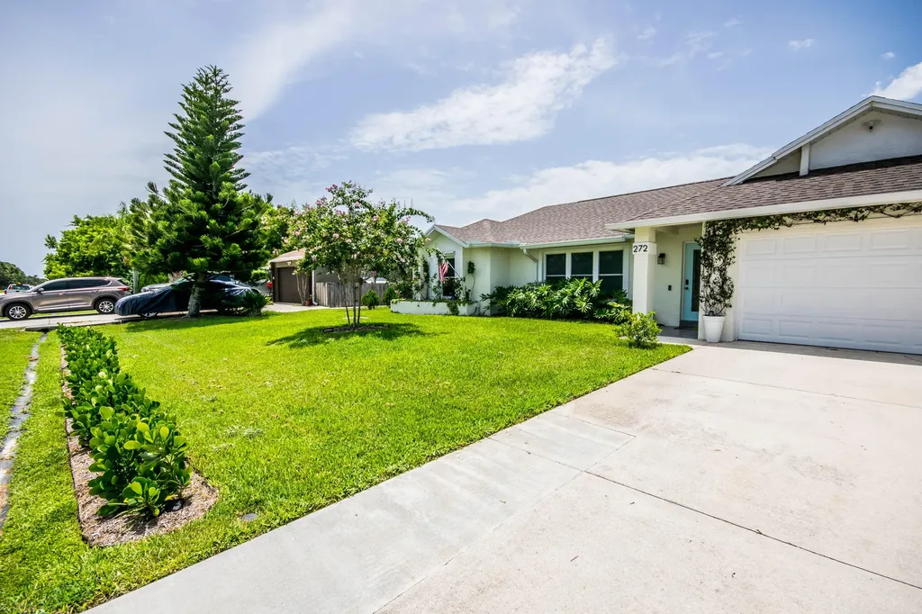 272 SW Fairchild Avenue Port St Lucie FL 34984