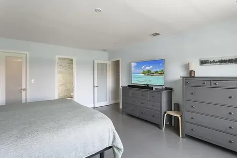 9 NE 19th Court Wilton Manors FL 33305