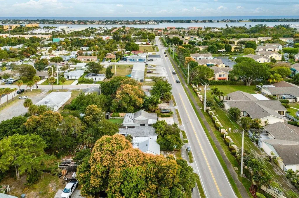 1047 Miner Road Lake Worth FL 33462