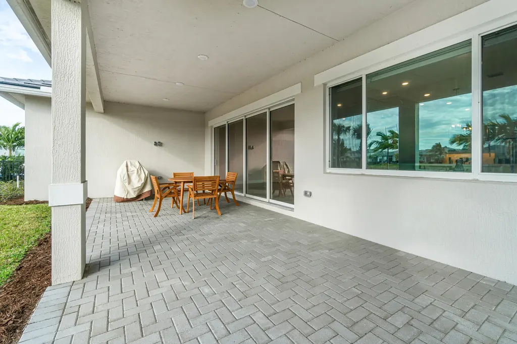 12272 Waterstone Circle Palm Beach Gardens FL 33412