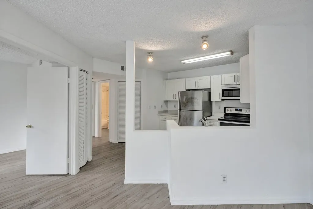 4015 W Mcnab Road Pompano Beach FL 33069