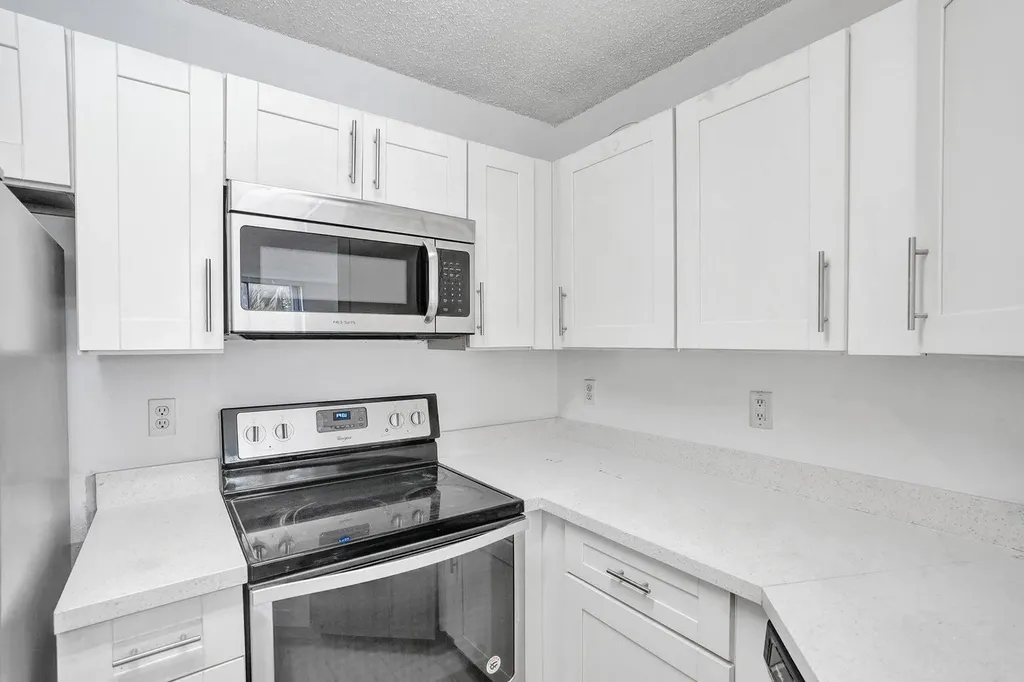 4015 W Mcnab Road Pompano Beach FL 33069