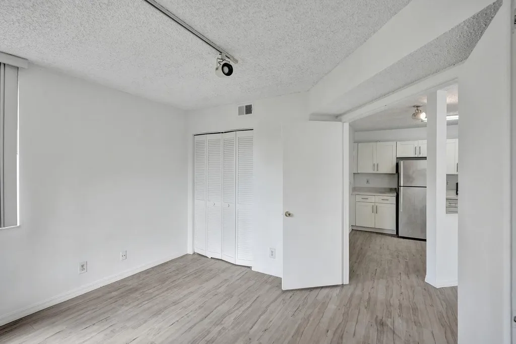 4015 W Mcnab Road Pompano Beach FL 33069
