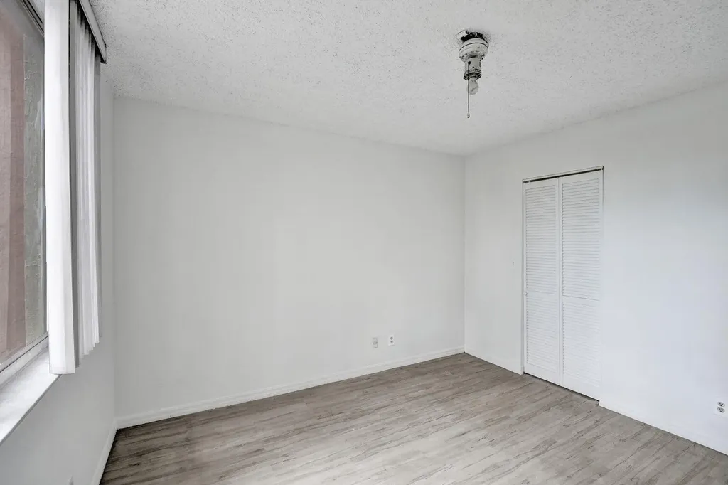 4015 W Mcnab Road Pompano Beach FL 33069