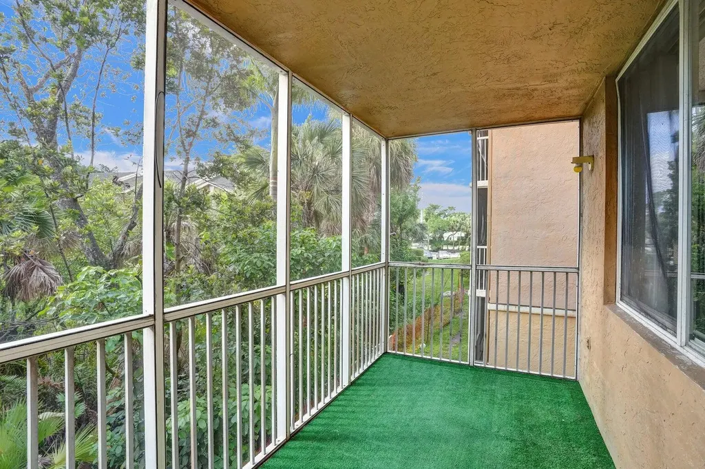 4015 W Mcnab Road Pompano Beach FL 33069