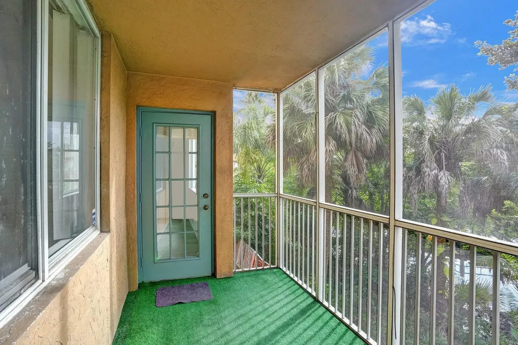 4015 W Mcnab Road Pompano Beach FL 33069