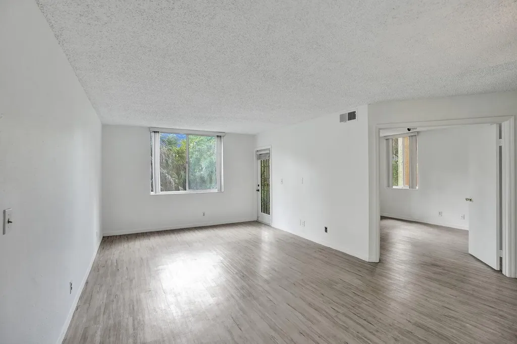 4015 W Mcnab Road Pompano Beach FL 33069
