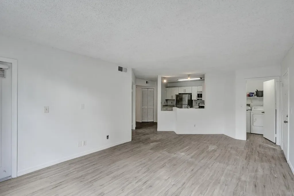 4015 W Mcnab Road Pompano Beach FL 33069