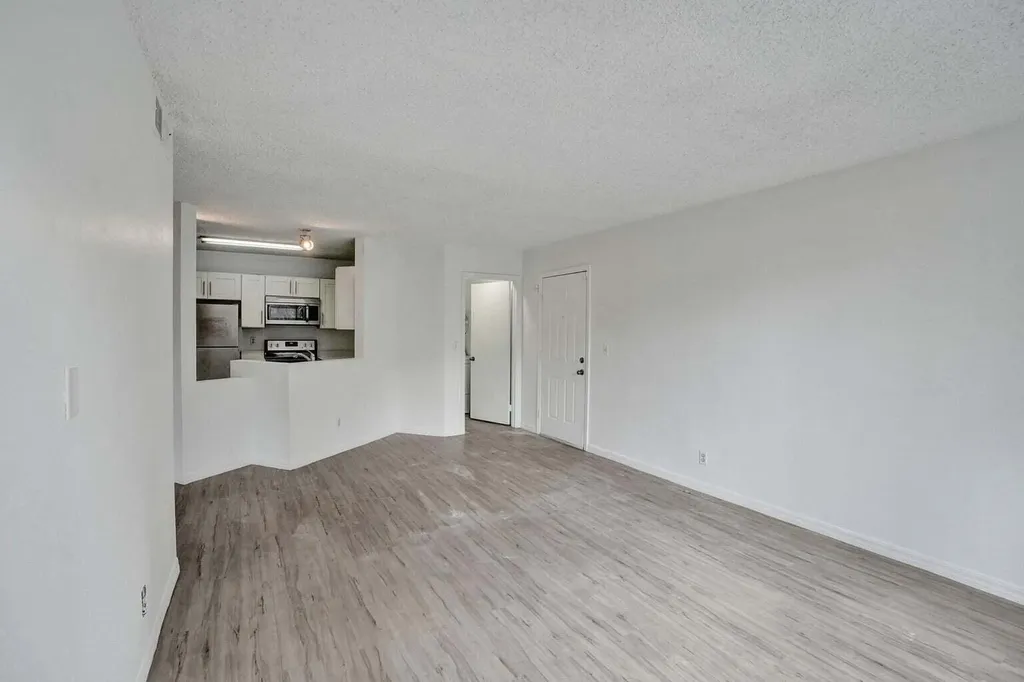 4015 W Mcnab Road Pompano Beach FL 33069