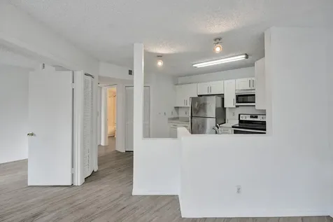 4015 W Mcnab Road Pompano Beach FL 33069