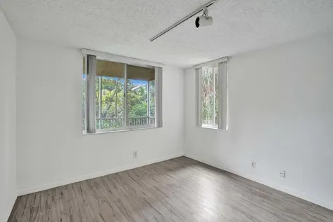 4015 W Mcnab Road Pompano Beach FL 33069