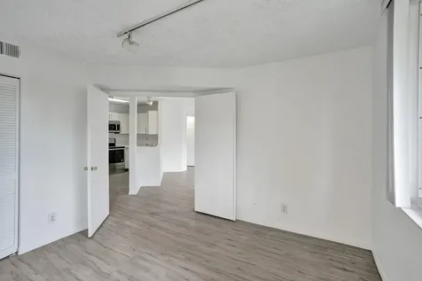 4015 W Mcnab Road Pompano Beach FL 33069